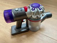 Vorschaubild für Review: Dyson V8 Absolute im Test: Sogar mein Mann saugt nun